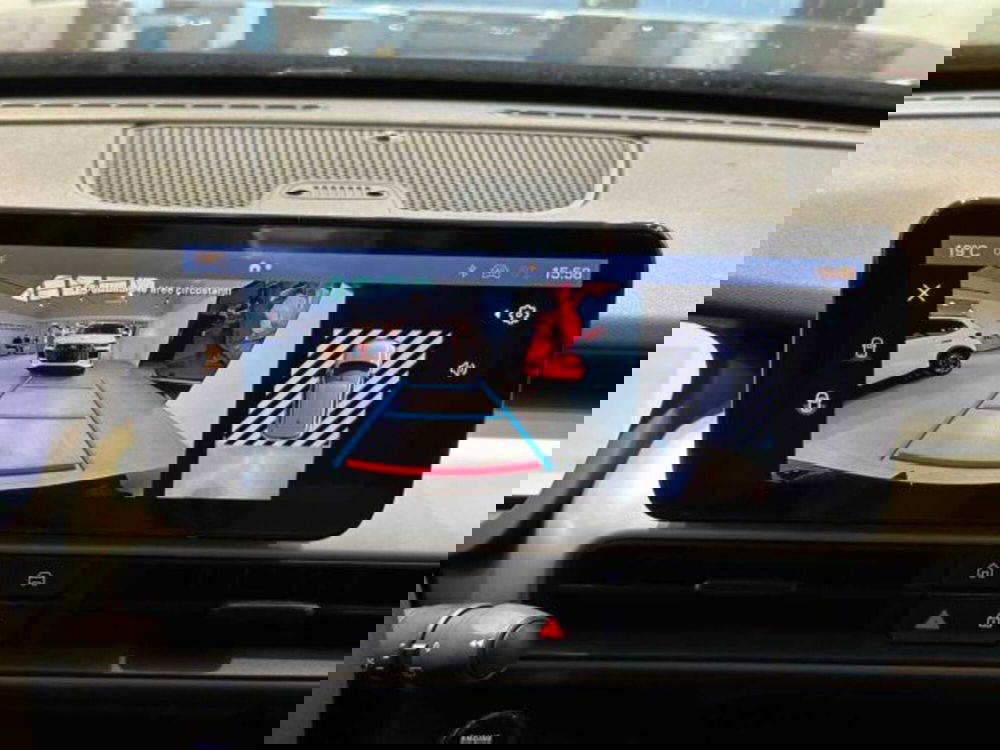 Jeep Avenger nuova a Sondrio (18)