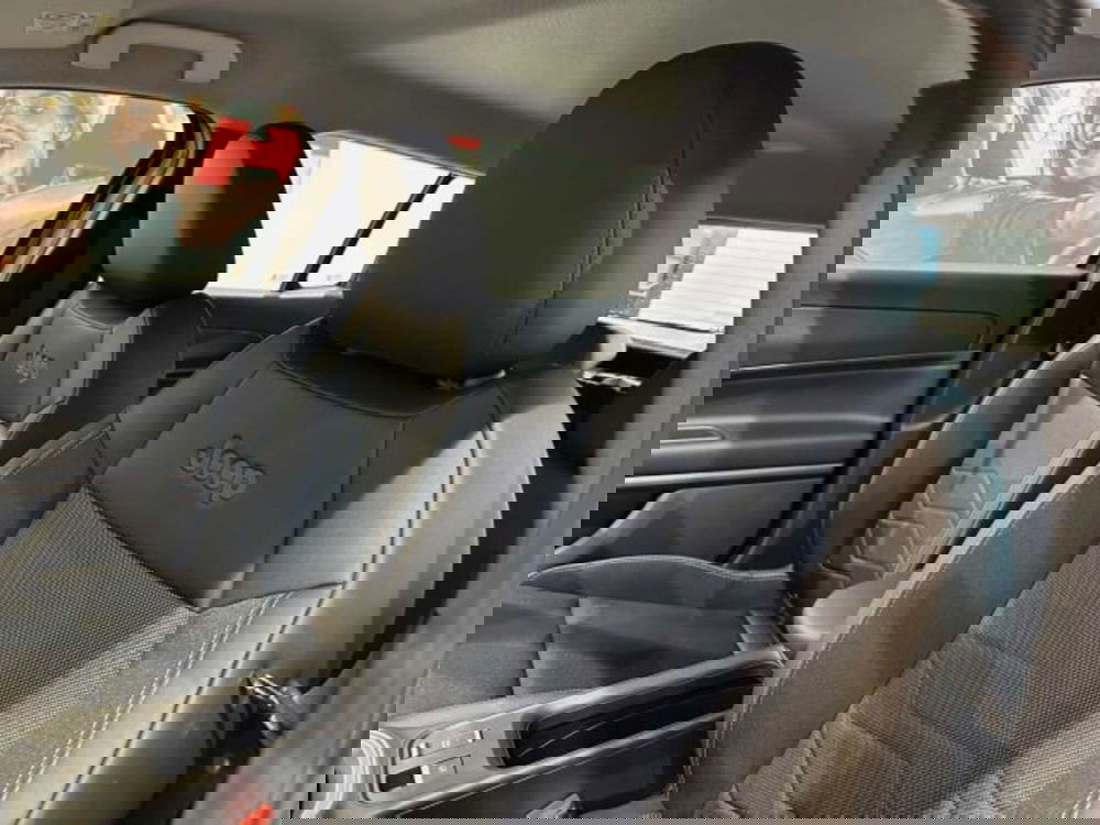 Jeep Avenger nuova a Sondrio (19)