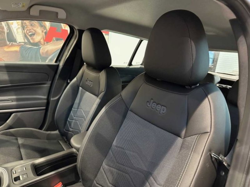 Jeep Avenger nuova a Sondrio (19)