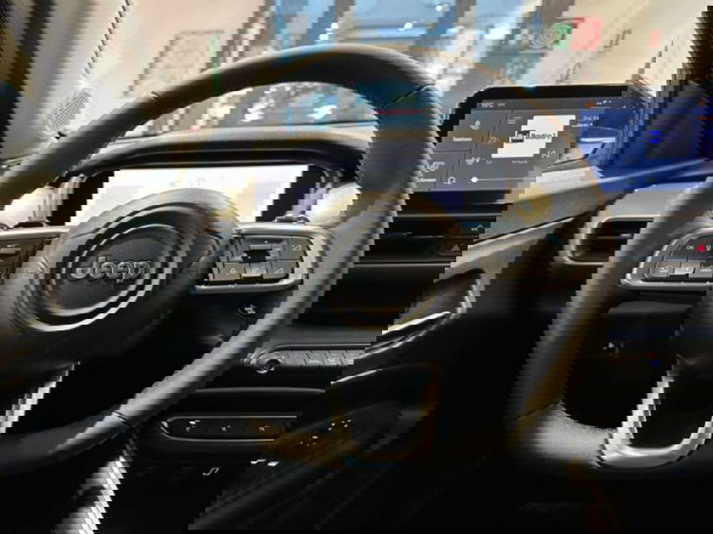 Jeep Avenger nuova a Sondrio (20)