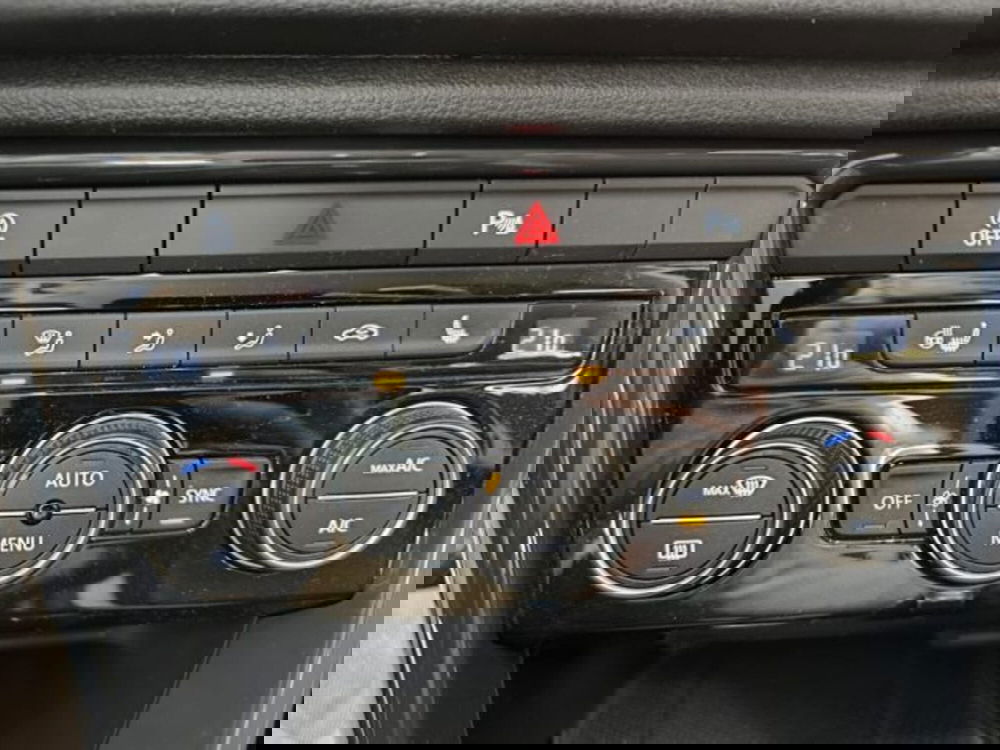 Volkswagen T-Roc usata a Vicenza (12)