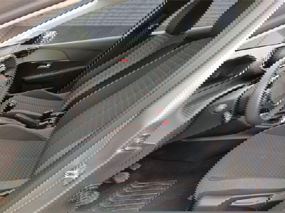 Peugeot 208 usata a Bari (11)