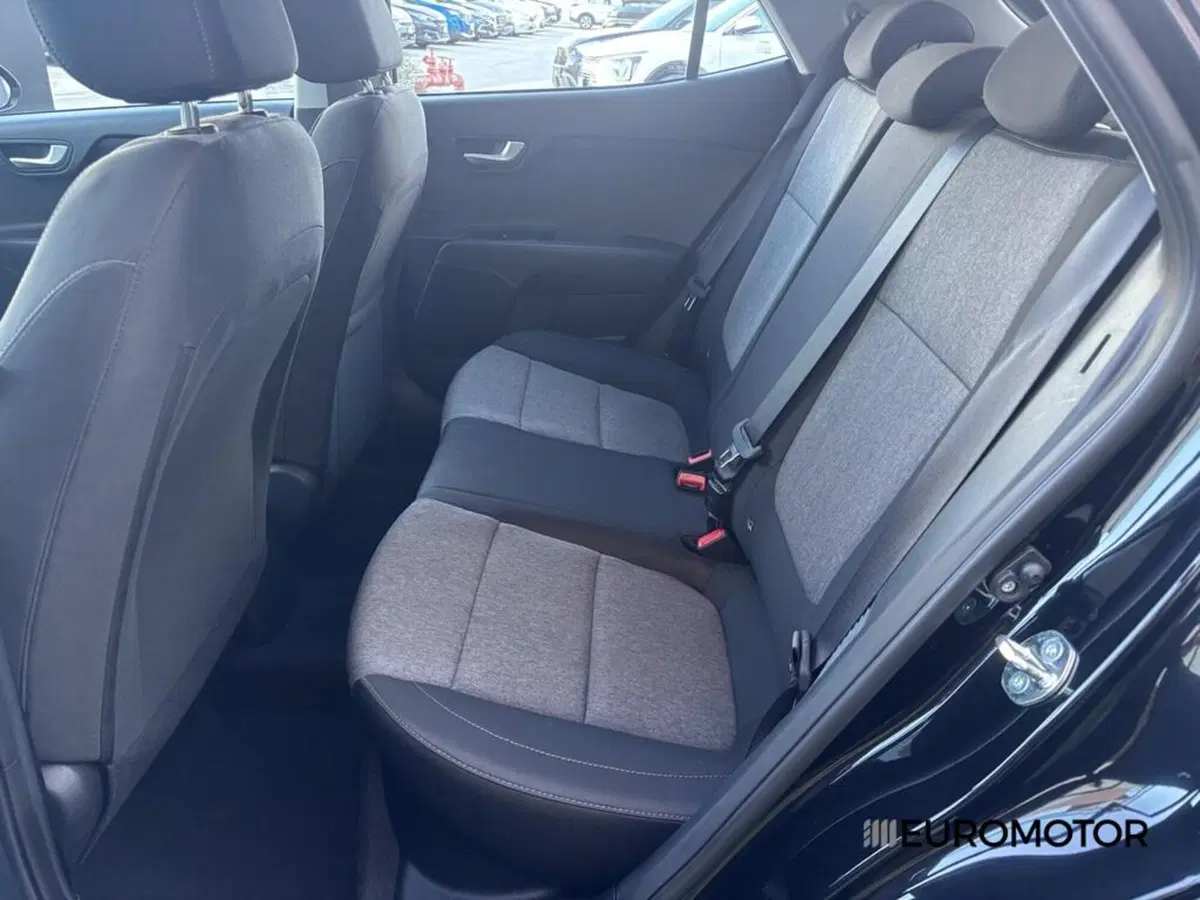 Kia Stonic usata a Bari (10)