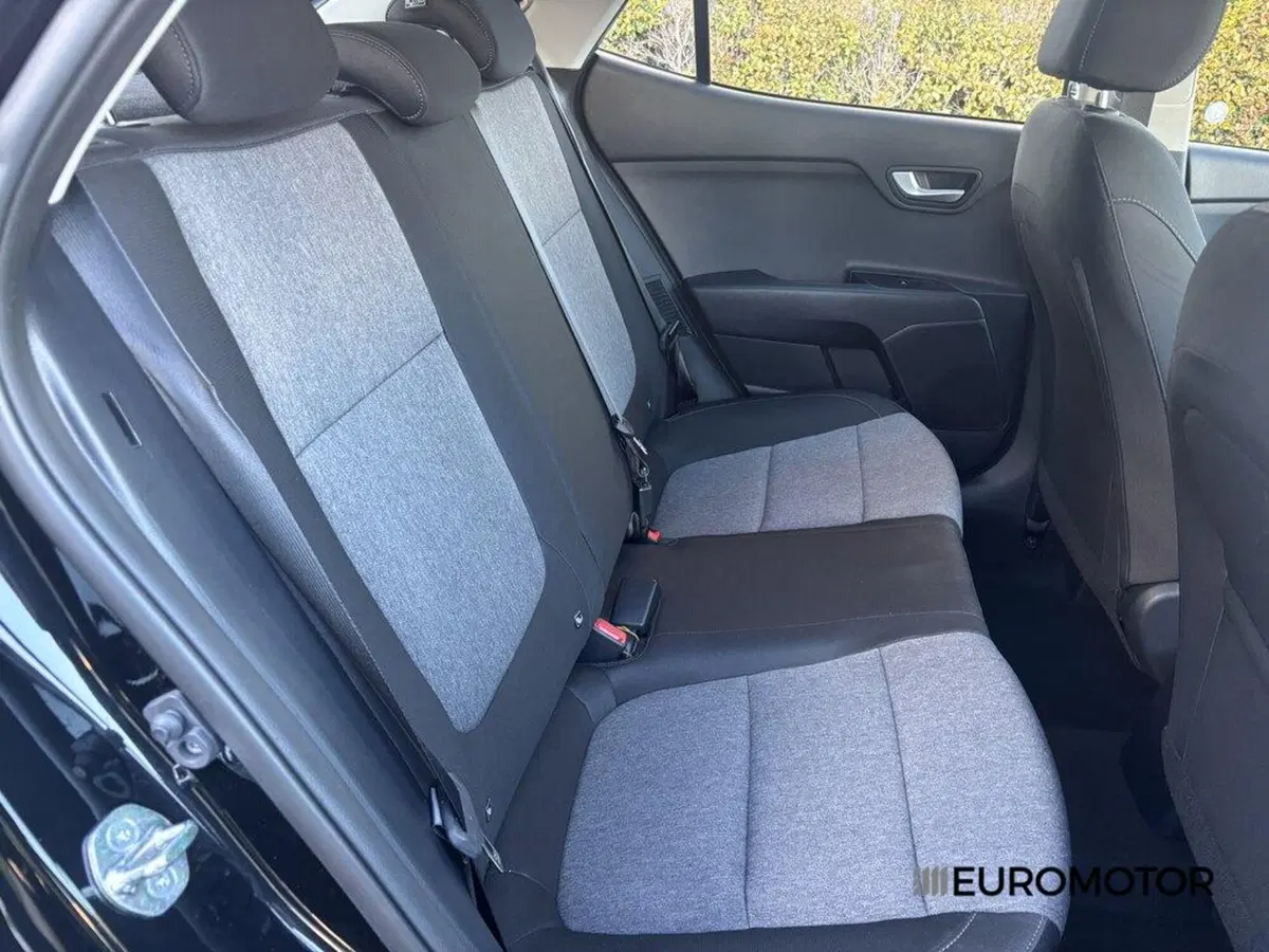Kia Stonic usata a Bari (11)