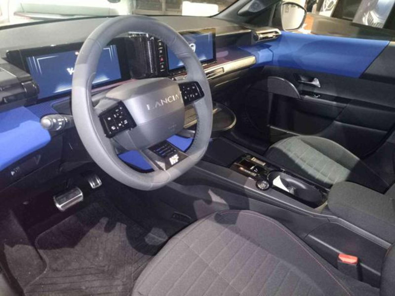 Lancia Ypsilon nuova a Vercelli (10)