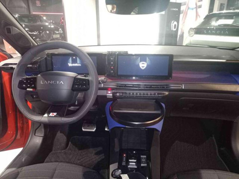 Lancia Ypsilon nuova a Vercelli (13)