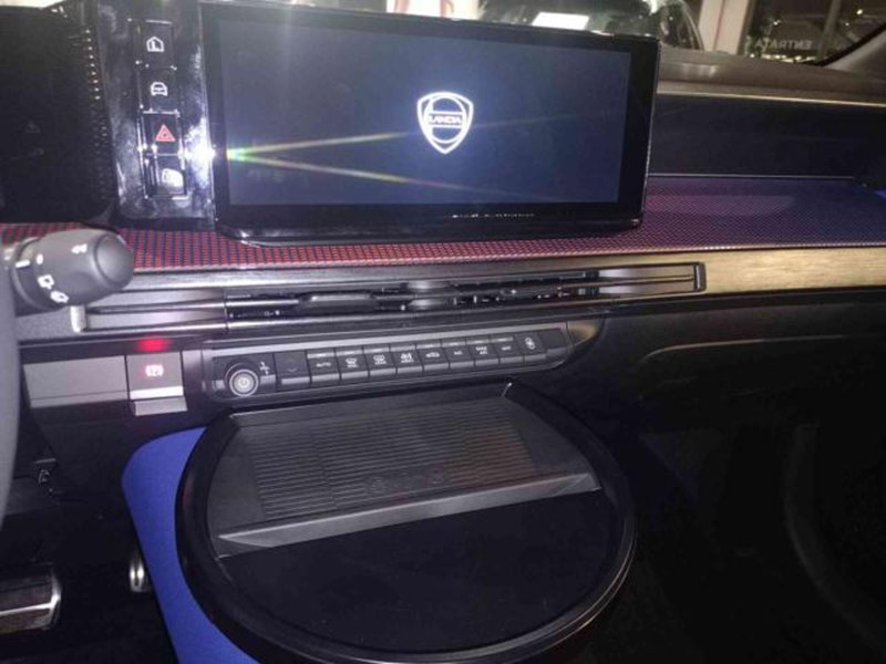 Lancia Ypsilon nuova a Vercelli (14)