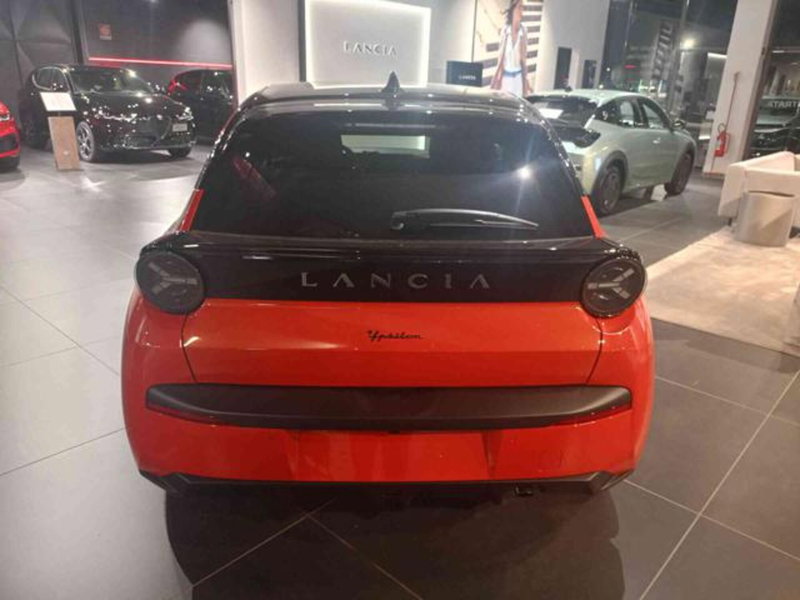 Lancia Ypsilon nuova a Vercelli (6)