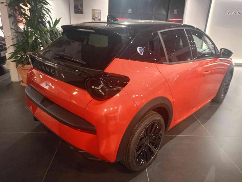 Lancia Ypsilon nuova a Vercelli (7)