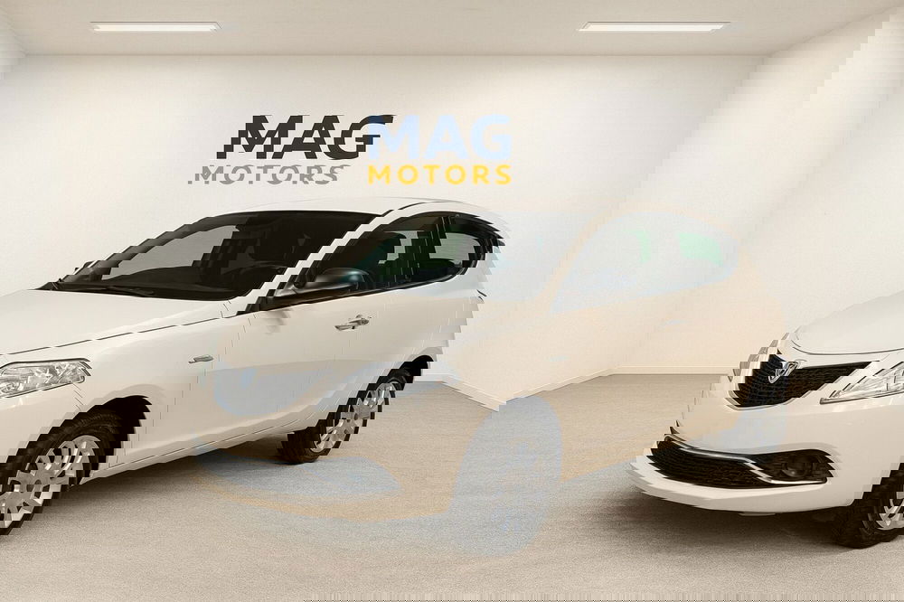 Lancia Ypsilon usata a Cosenza