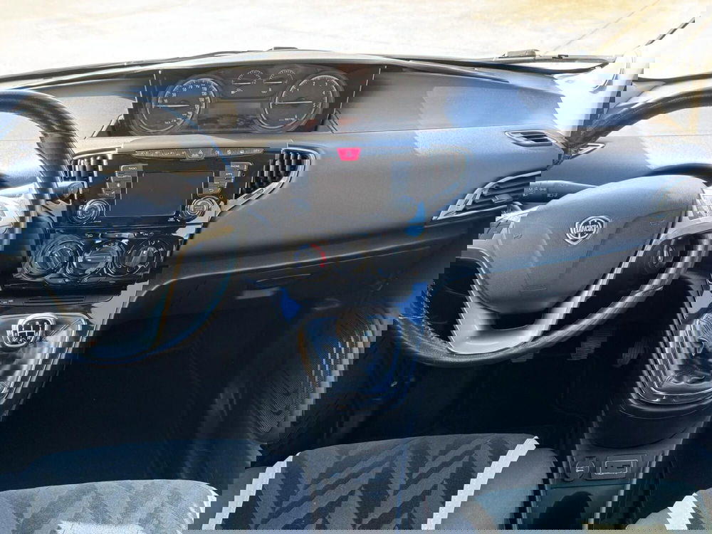 Lancia Ypsilon usata a Cosenza (10)