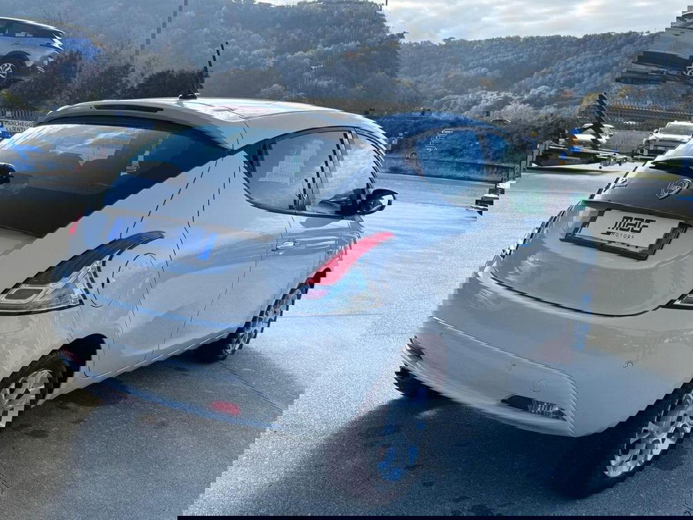 Lancia Ypsilon usata a Cosenza (3)