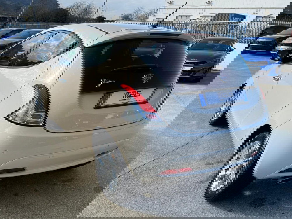 Lancia Ypsilon usata a Cosenza (5)