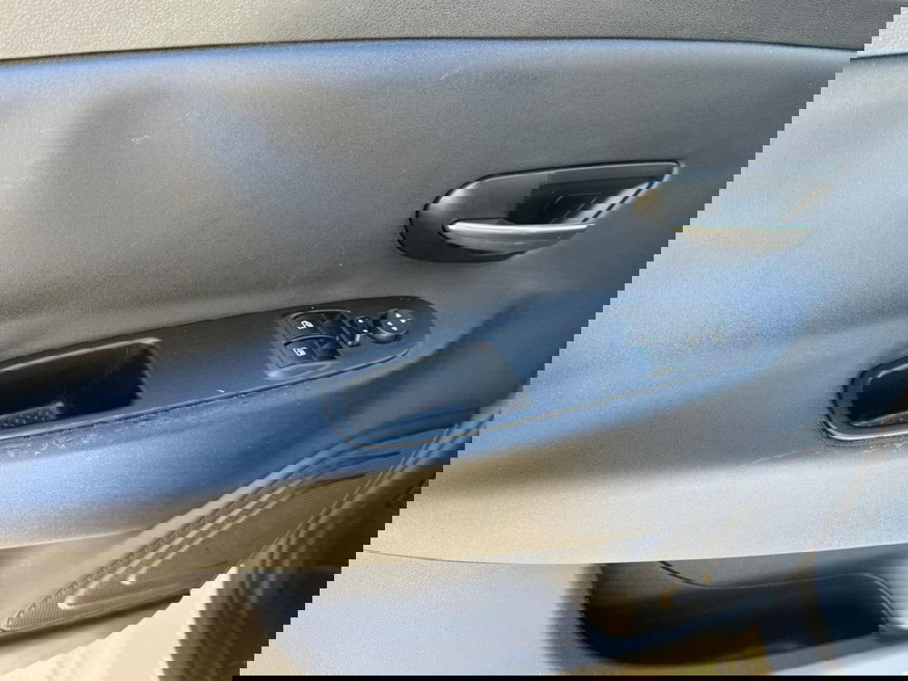 Lancia Ypsilon usata a Cosenza (7)