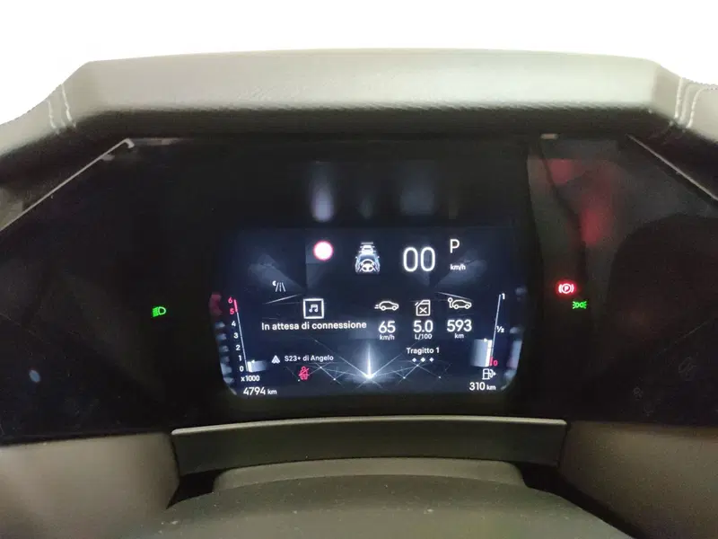 Ds DS 4 nuova a L'Aquila (17)