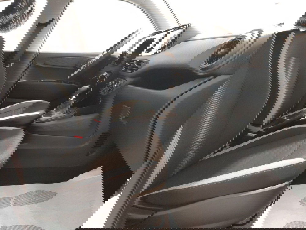 Hyundai i10 nuova a L'Aquila (15)