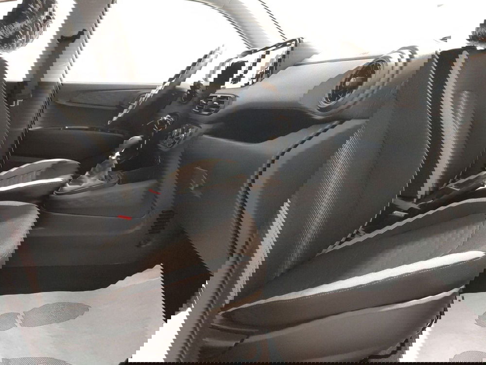 Hyundai i10 nuova a L'Aquila (15)