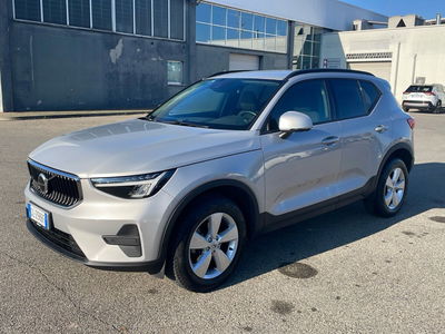 Volvo XC40 T2 Essential N1 del 2022 usata a Piacenza