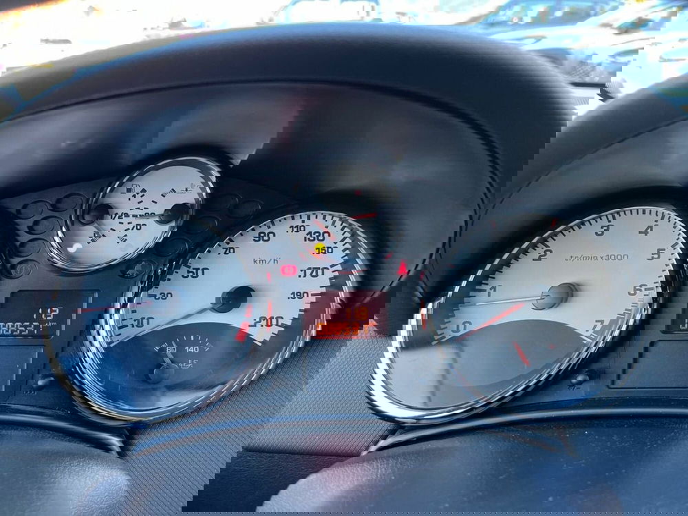 Peugeot 207 Cabrio usata a Sondrio (9)