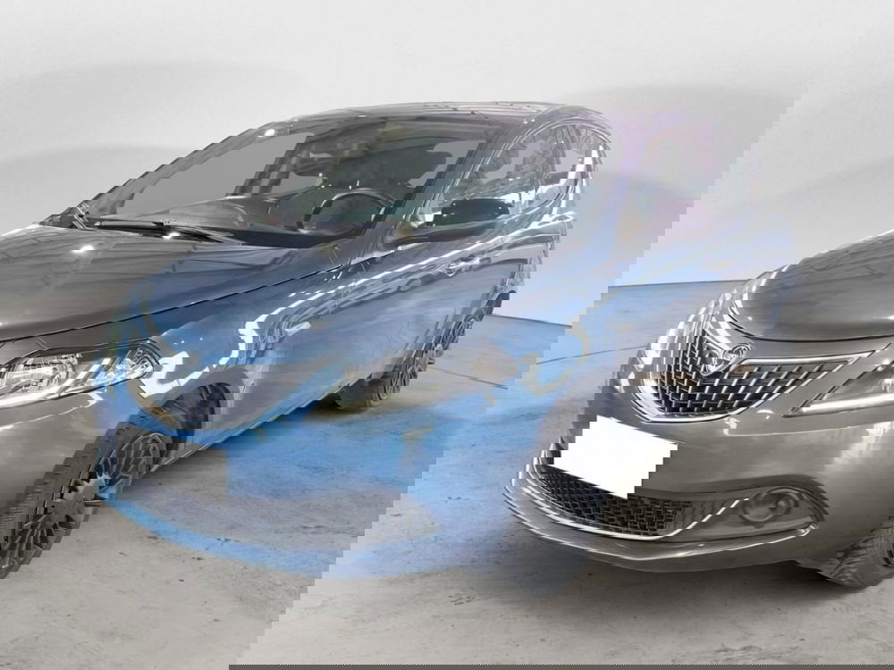 Lancia Ypsilon usata a Salerno