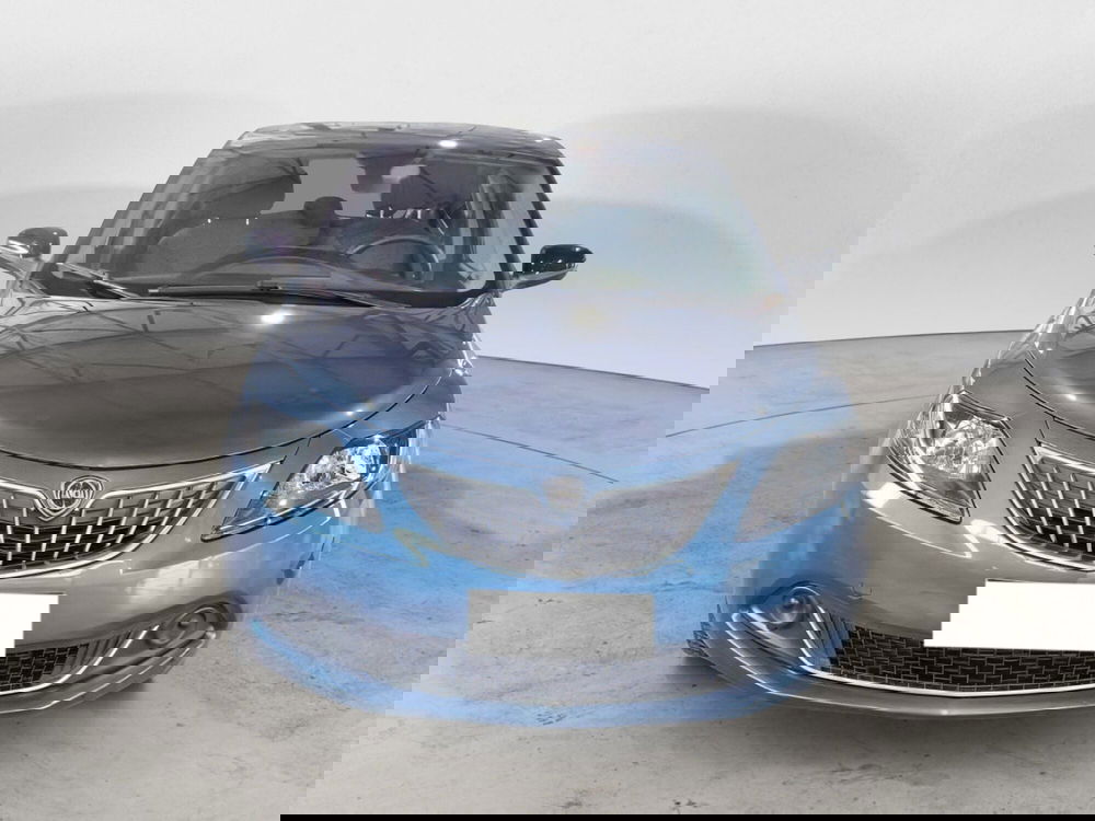 Lancia Ypsilon usata a Salerno (2)