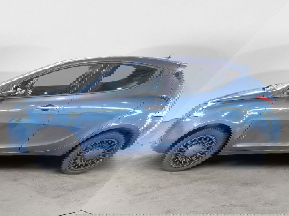 Lancia Ypsilon usata a Salerno (4)