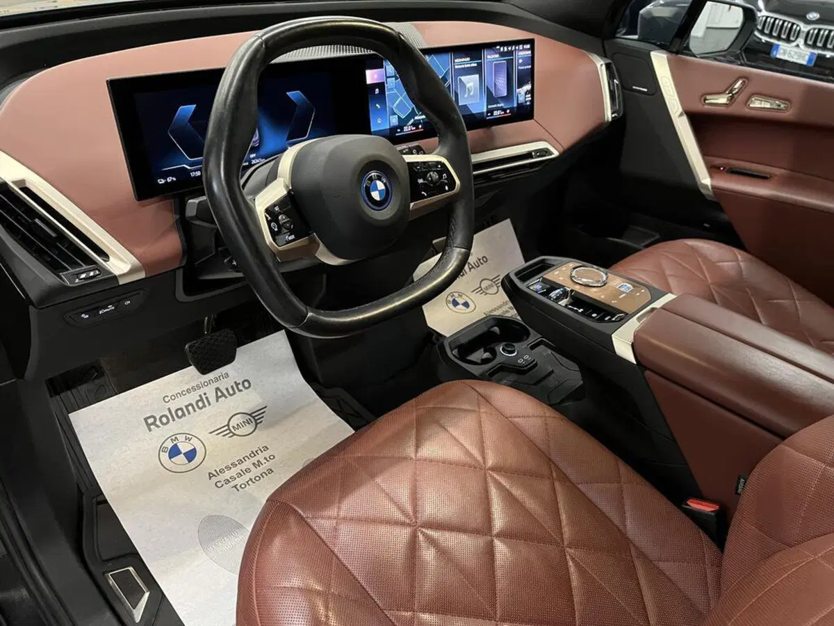 BMW iX usata a Alessandria (11)