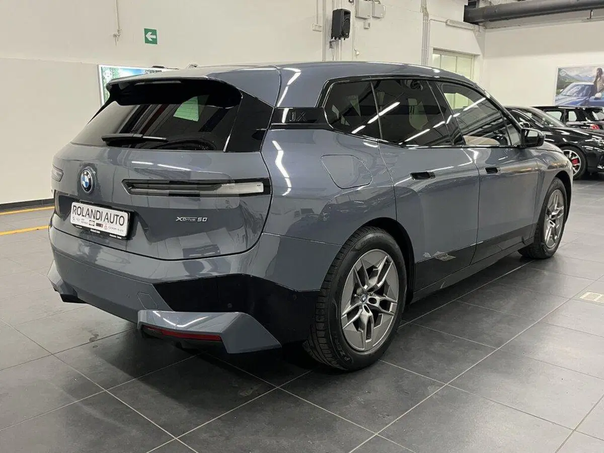 BMW iX usata a Alessandria (3)