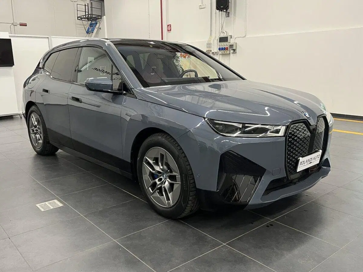 BMW iX usata a Alessandria (4)