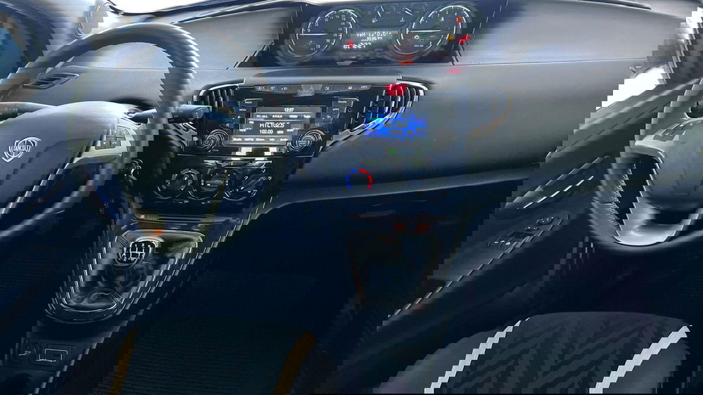 Lancia Ypsilon usata a Viterbo (11)