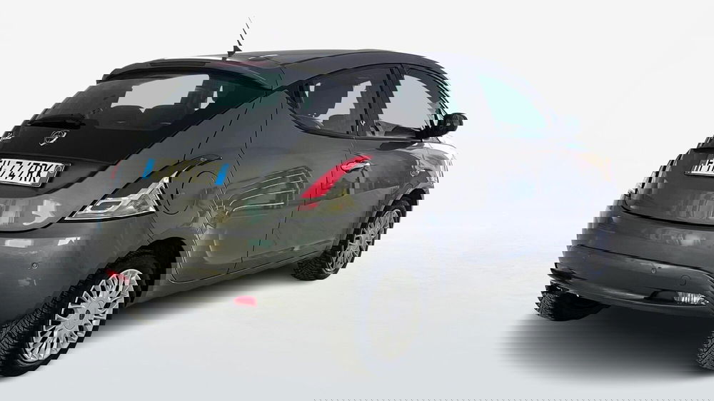 Lancia Ypsilon usata a Viterbo (2)