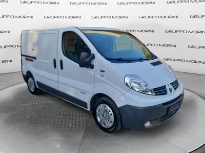 Renault Trafic Furgone T29 2.0 dCi/90 PC-TN Furgone 6 posti Generique del 2008 usata a Imola