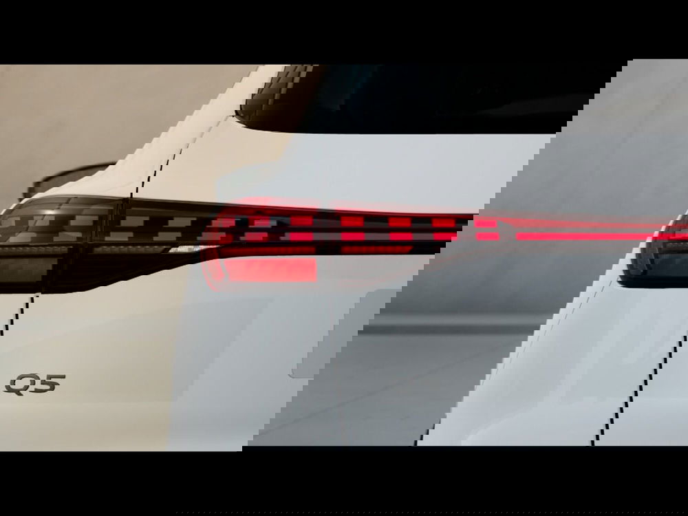 Audi Q5 Sportback nuova a Siena (7)