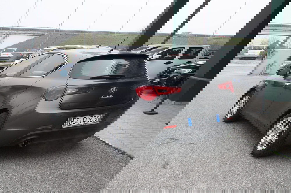 Alfa Romeo Giulietta usata a Pordenone (3)
