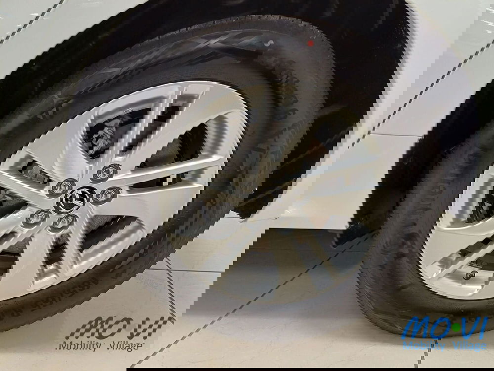 Mazda Mazda2 Hybrid nuova a Torino (9)