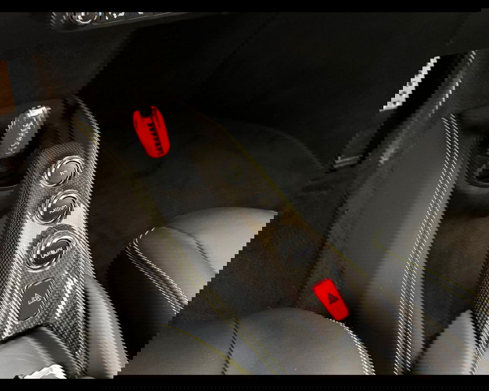 Ferrari F8 Coupé usata a Verona (18)