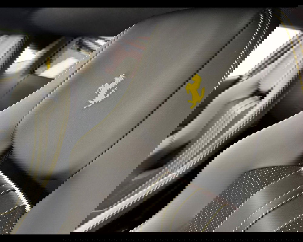 Ferrari F8 Coupé usata a Verona (19)