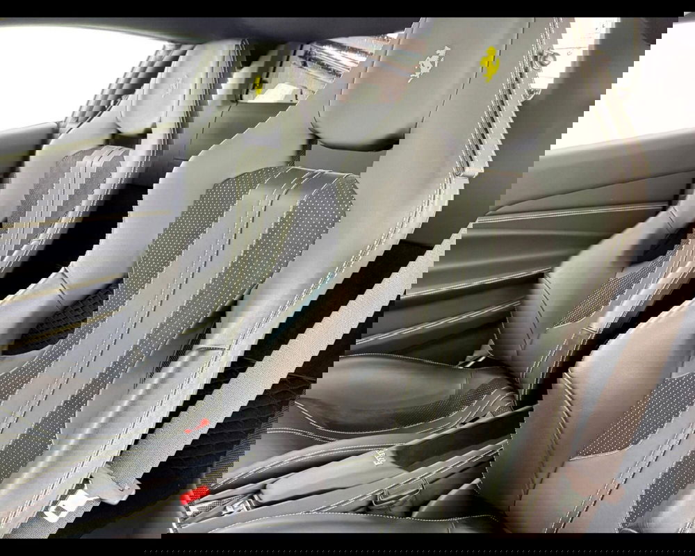 Ferrari F8 Coupé usata a Verona (6)