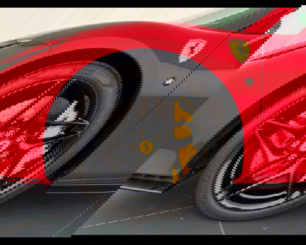 Ferrari F8 Coupé usata a Verona (7)