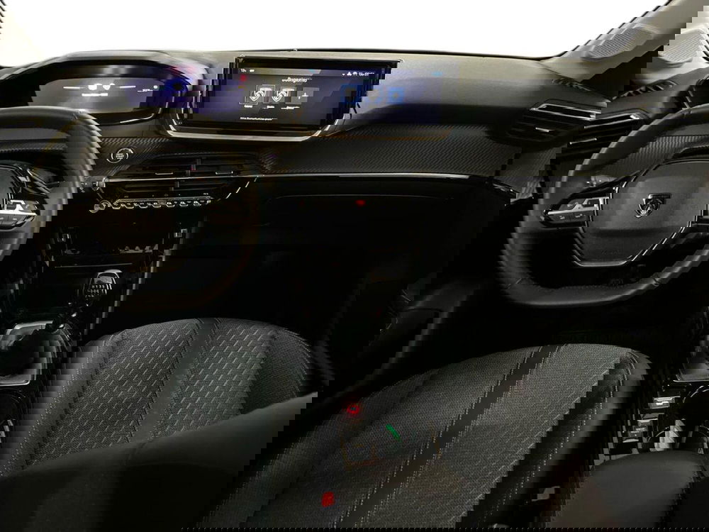 Peugeot 208 usata a Bari (8)