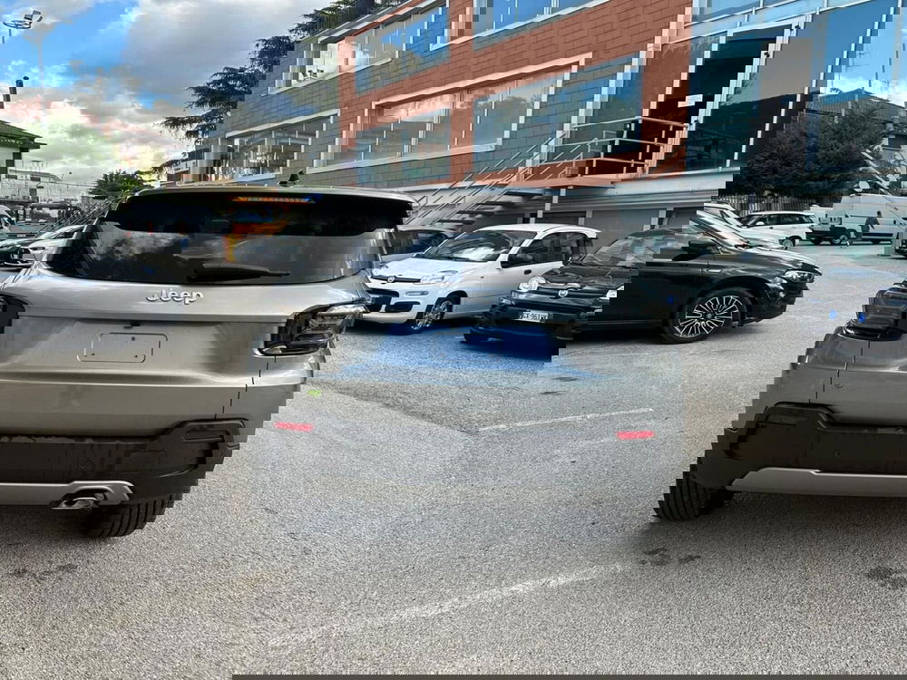 Jeep Avenger nuova a Salerno (12)