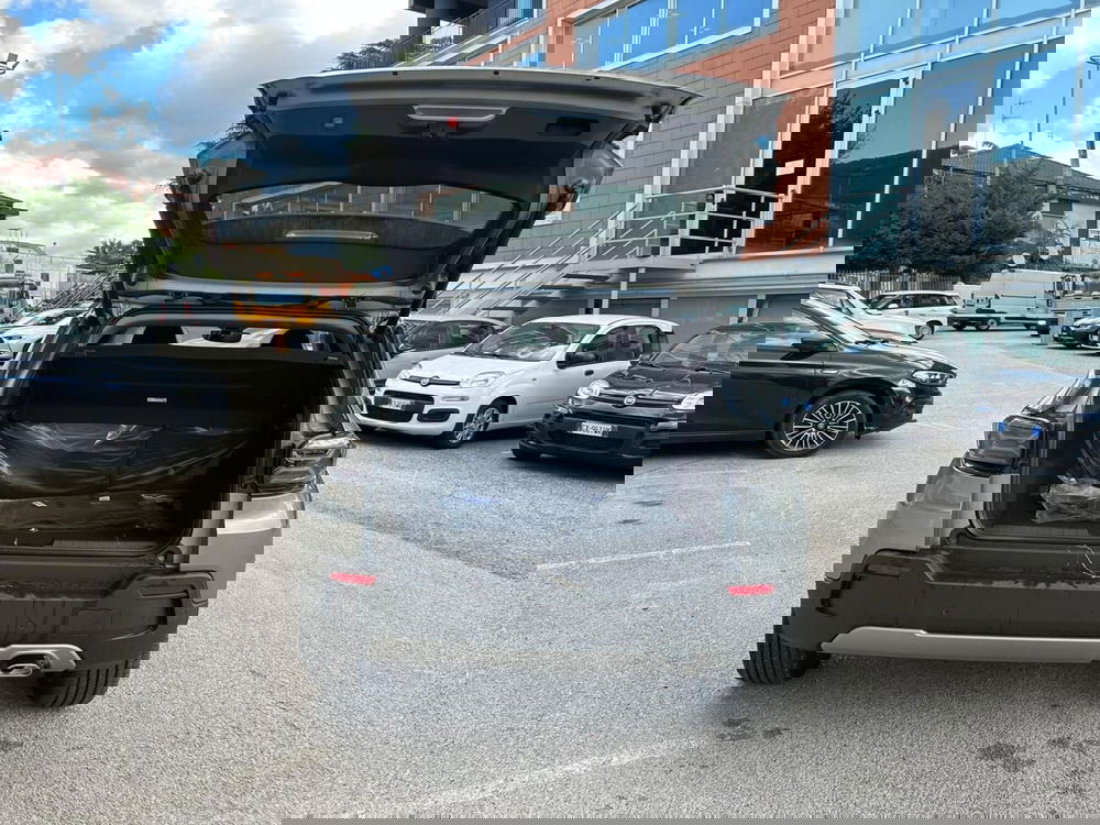 Jeep Avenger nuova a Salerno (14)