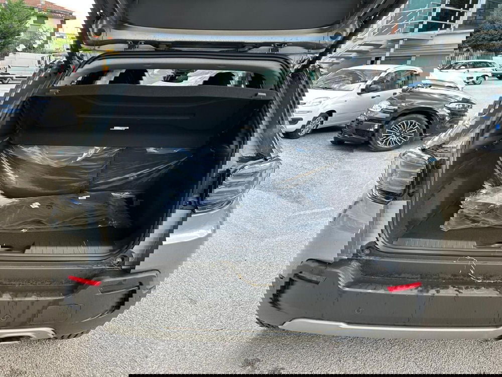 Jeep Avenger nuova a Salerno (16)