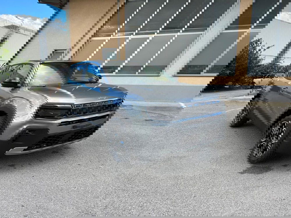 Jeep Avenger nuova a Salerno (2)