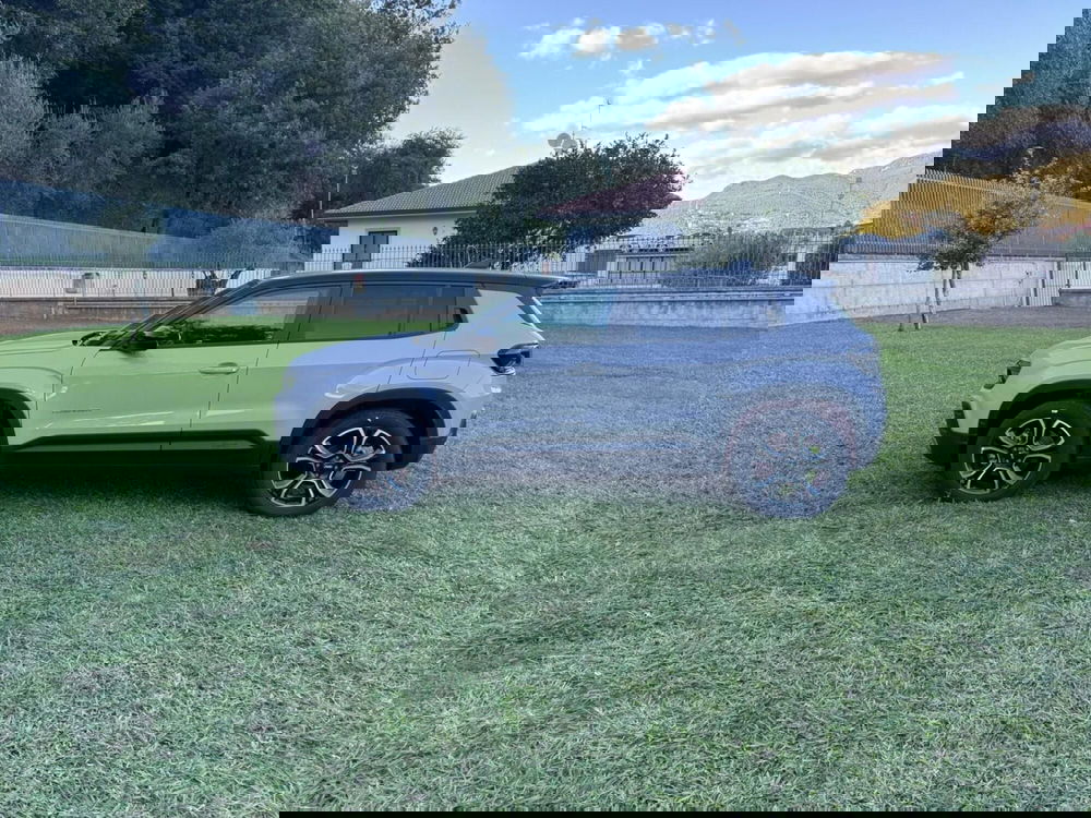 Jeep Avenger nuova a Salerno (10)