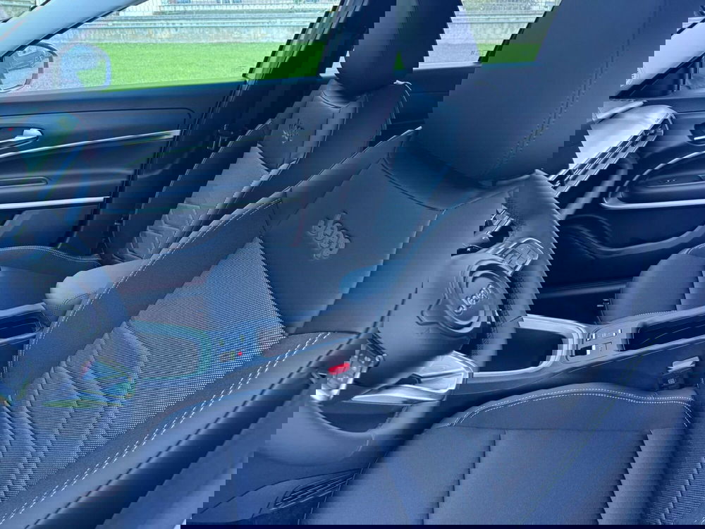 Jeep Avenger nuova a Salerno (6)