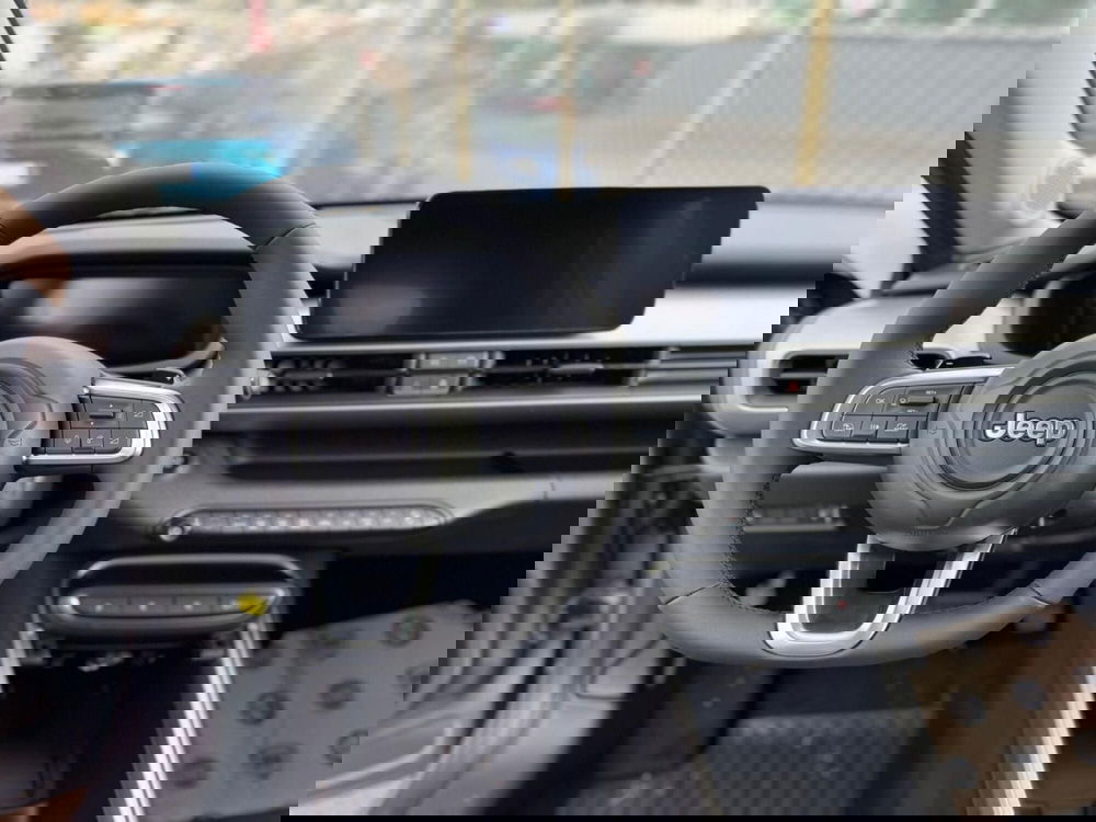 Jeep Avenger nuova a Salerno (12)