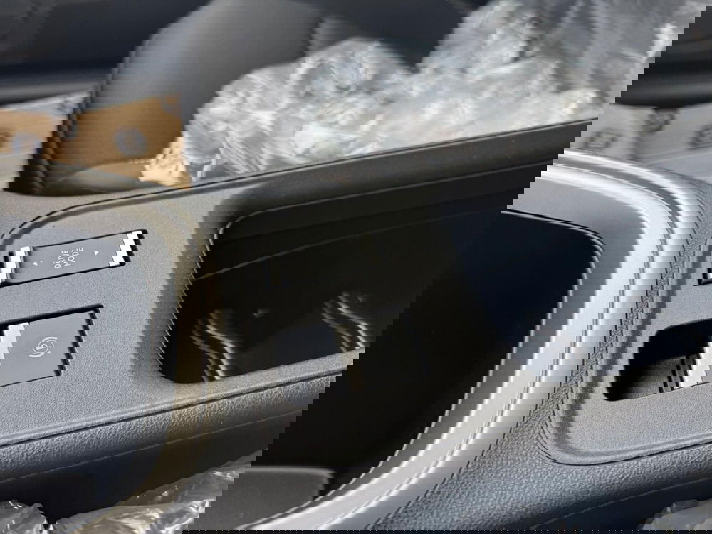 Jeep Avenger nuova a Salerno (16)