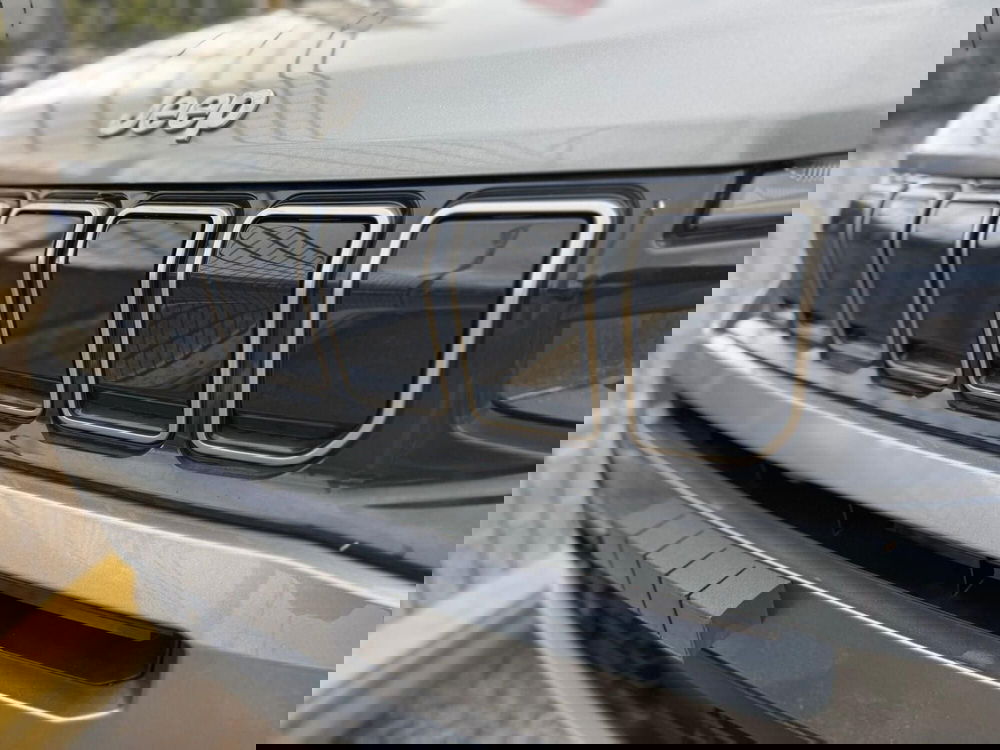 Jeep Avenger nuova a Salerno (18)