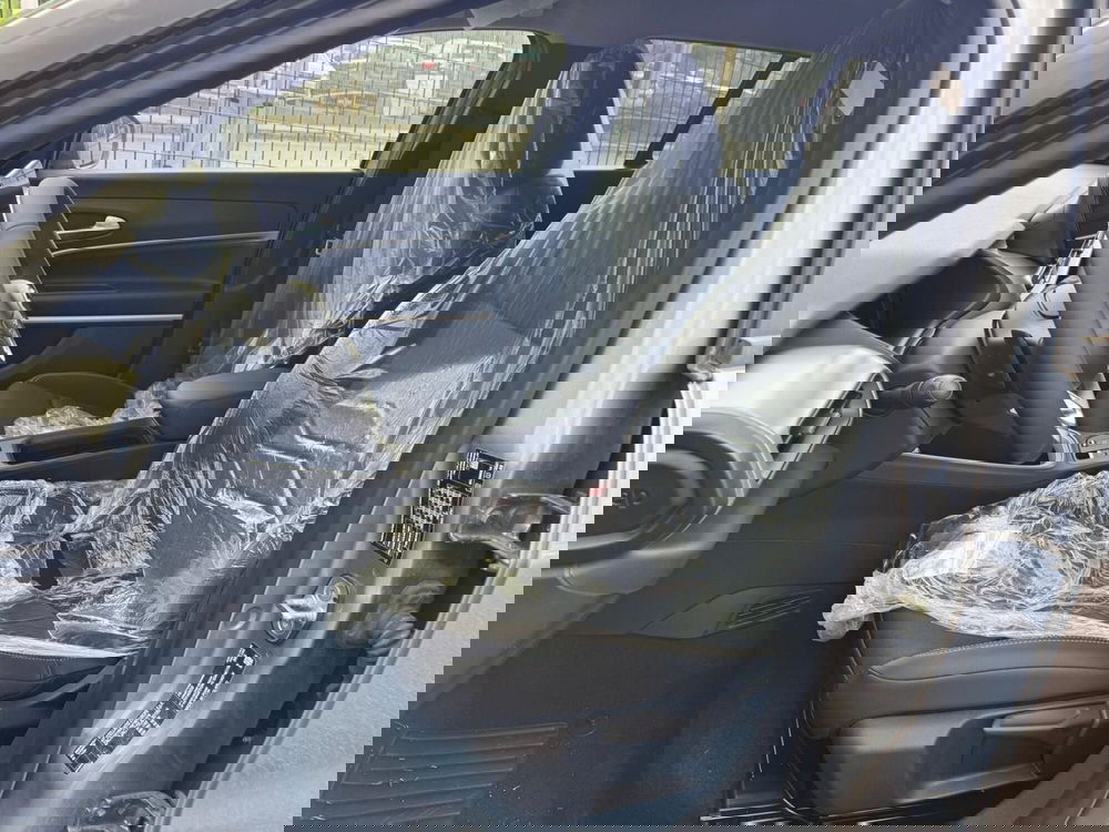 Jeep Avenger nuova a Salerno (6)